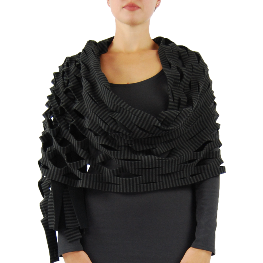 Lichte fleece sjaal met decoratieve insnijdingen – Boris Industries