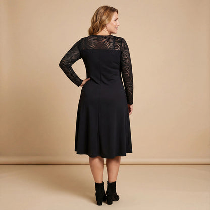 Boris Industries Kjole med Spiss Erme