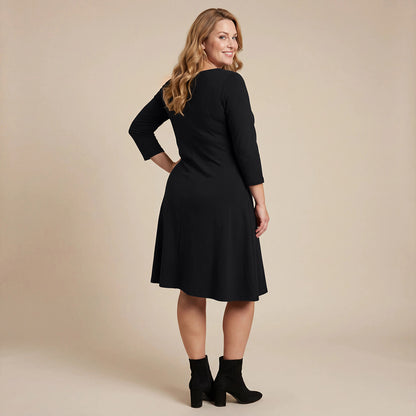 Kleid mit 3/4-Ärmeln, Taschen und elastischem Halsausschnitt – Boris Industries