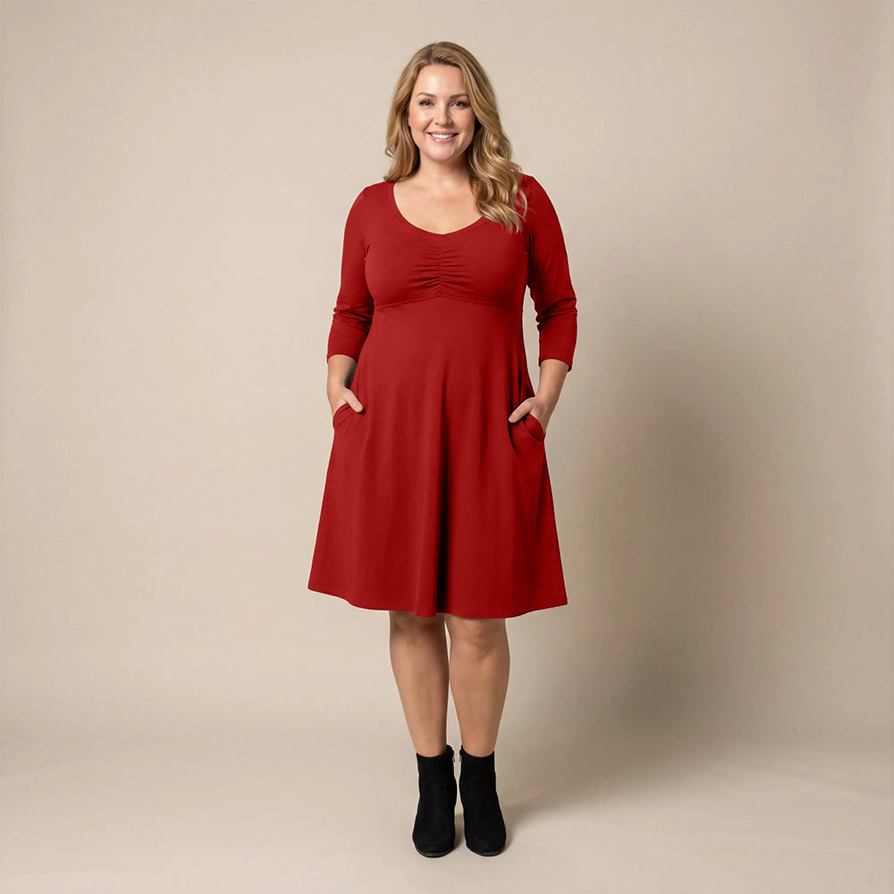 Kleid mit 3/4-Ärmeln, Taschen und elastischem Halsausschnitt – Boris Industries