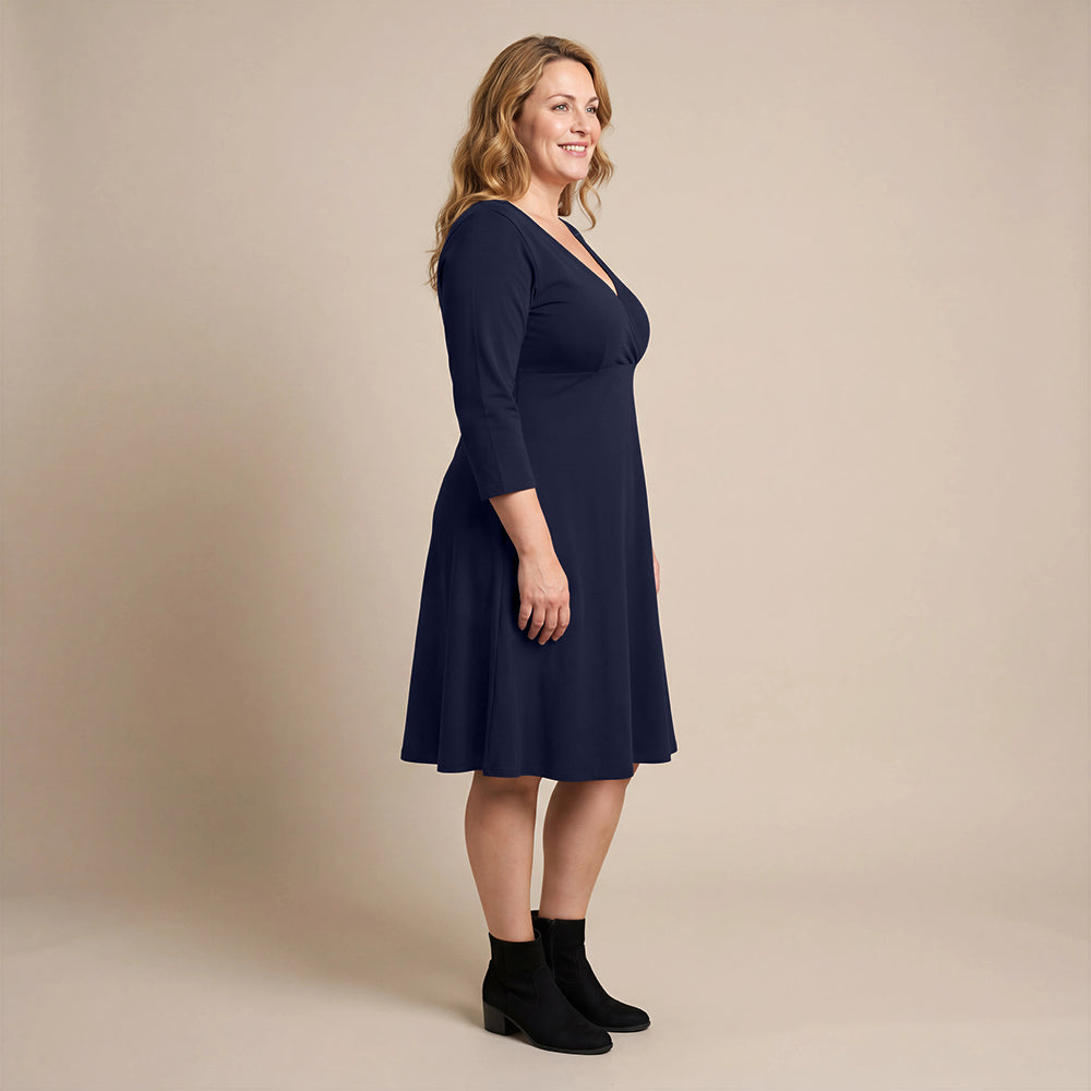 Kleid mit 3/4-Ärmeln, Taschen und elastischem Halsausschnitt – Boris Industries