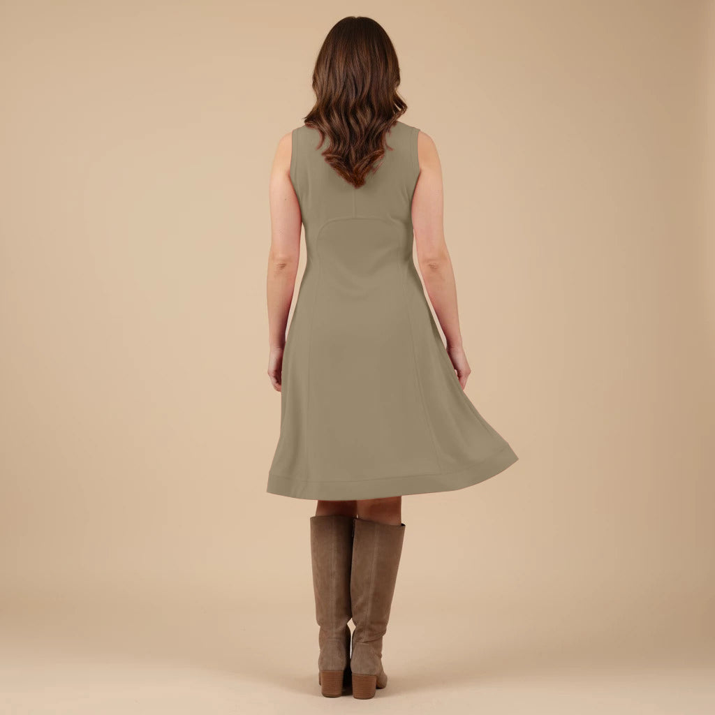 Борис Индастриз Платье Круглый Без Рукавов