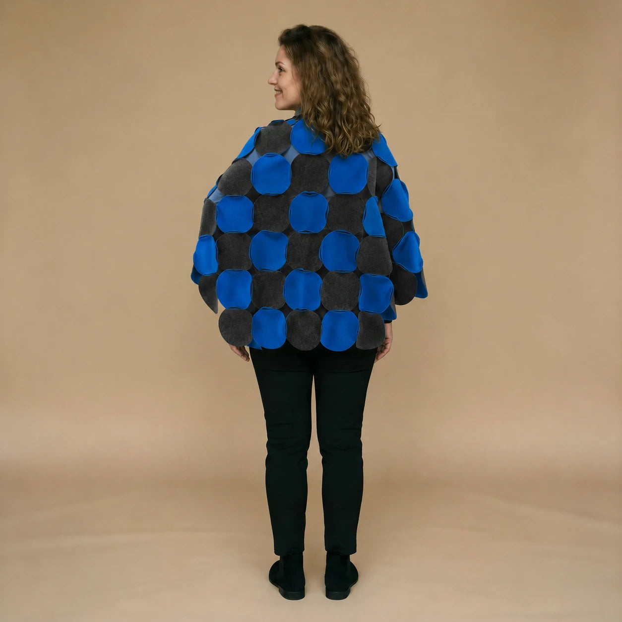 Fleece circle poncho with stitched circles – Boris Industries